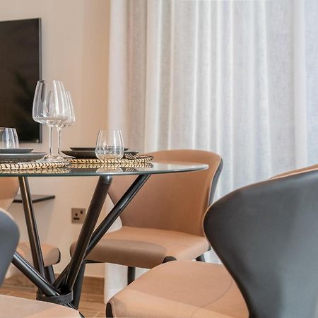 Desert Living Luxury Condo - Jumeirah Living Marina Gate Dubai Bagian luar foto
